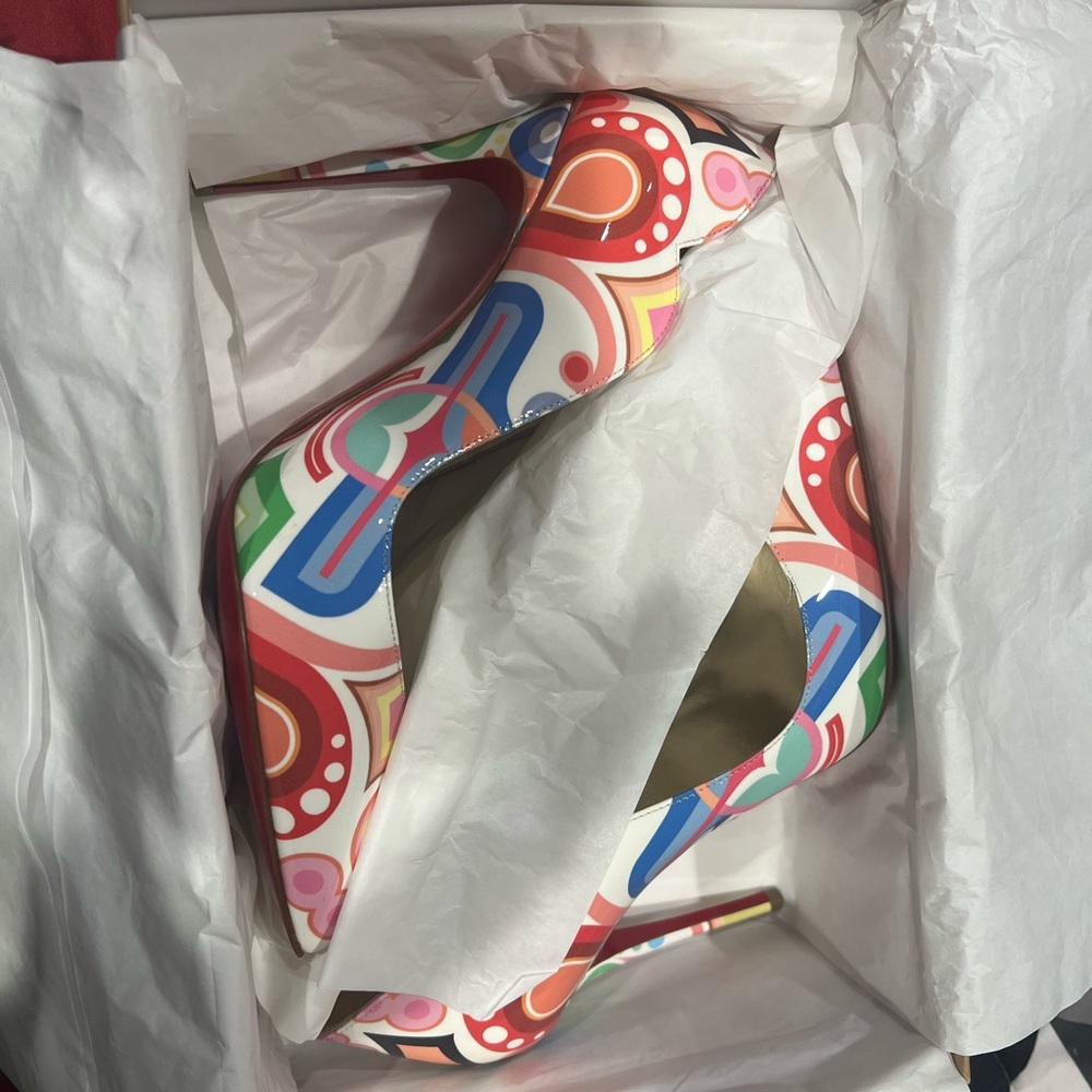 Christian Louboutin, (Hot Chicks) Pumps, Heel is 39in/10cm